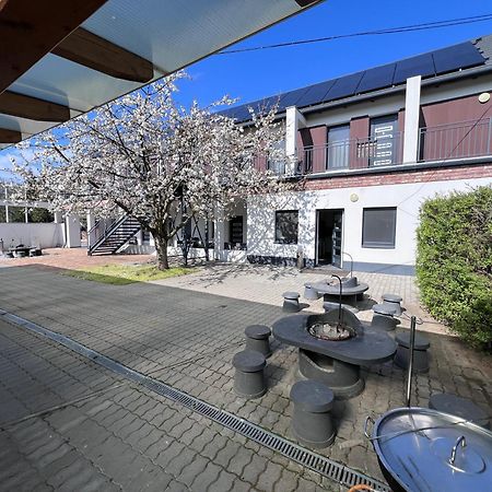 Apartament Sulyom Panzio Tiszafüred Zewnętrze zdjęcie