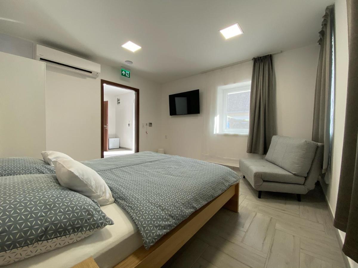 Apartament Sulyom Panzio Tiszafüred Zewnętrze zdjęcie