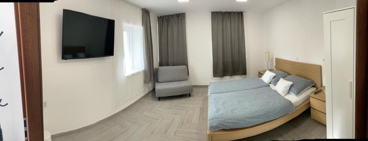Apartament Sulyom Panzio Tiszafüred Zewnętrze zdjęcie