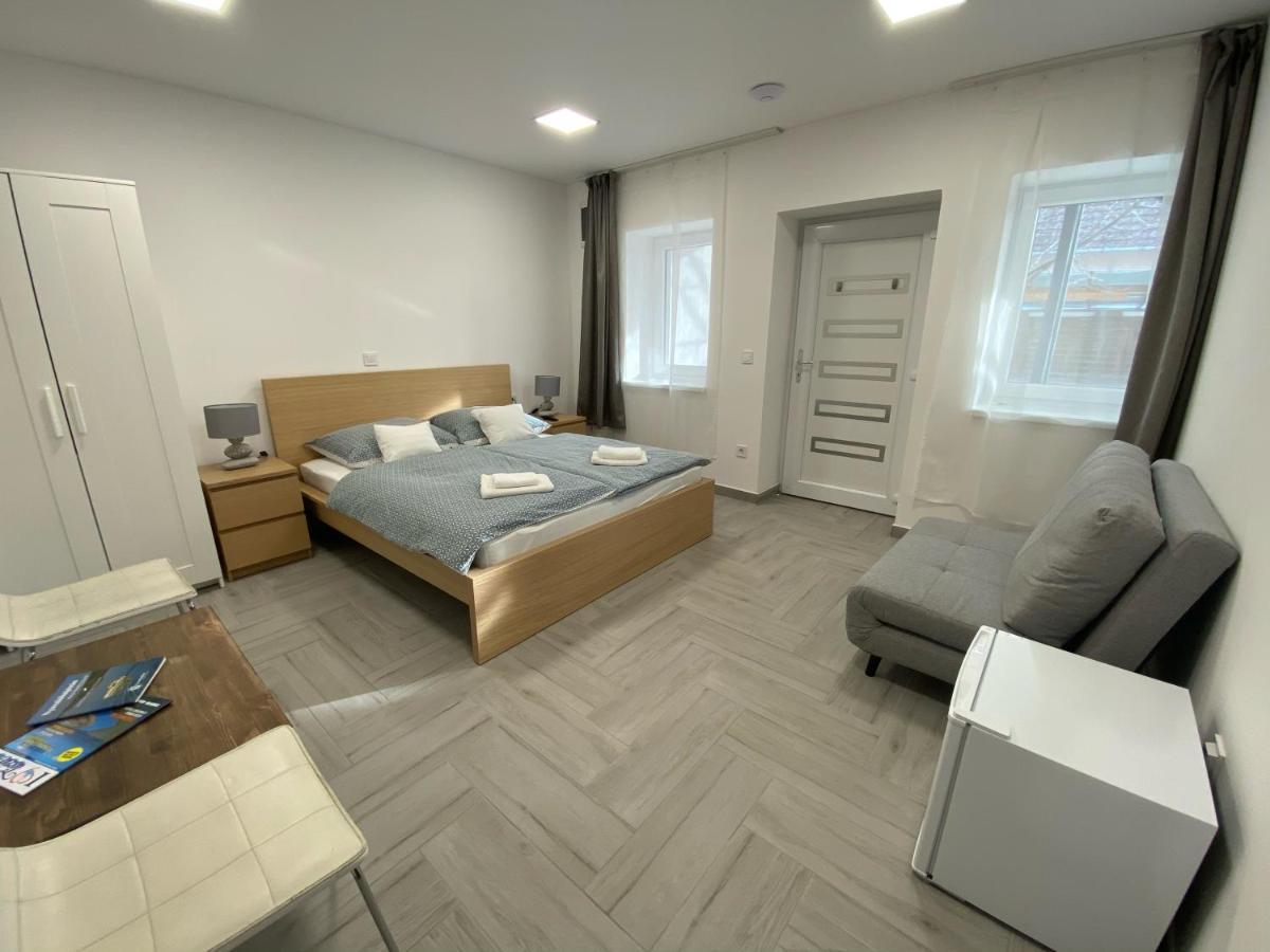 Apartament Sulyom Panzio Tiszafüred Zewnętrze zdjęcie