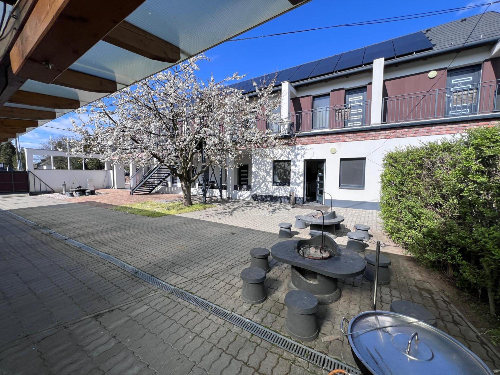 Apartament Sulyom Panzio Tiszafüred Zewnętrze zdjęcie