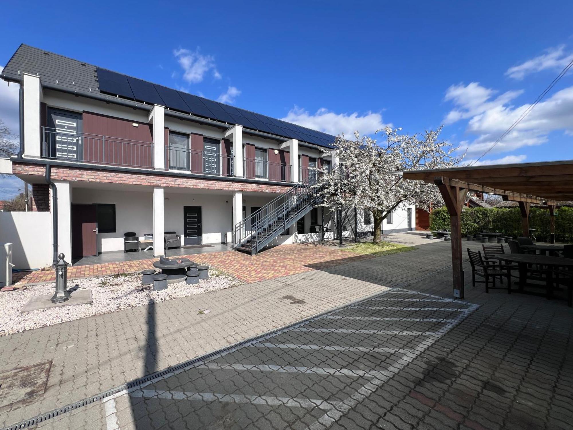 Apartament Sulyom Panzio Tiszafüred Zewnętrze zdjęcie
