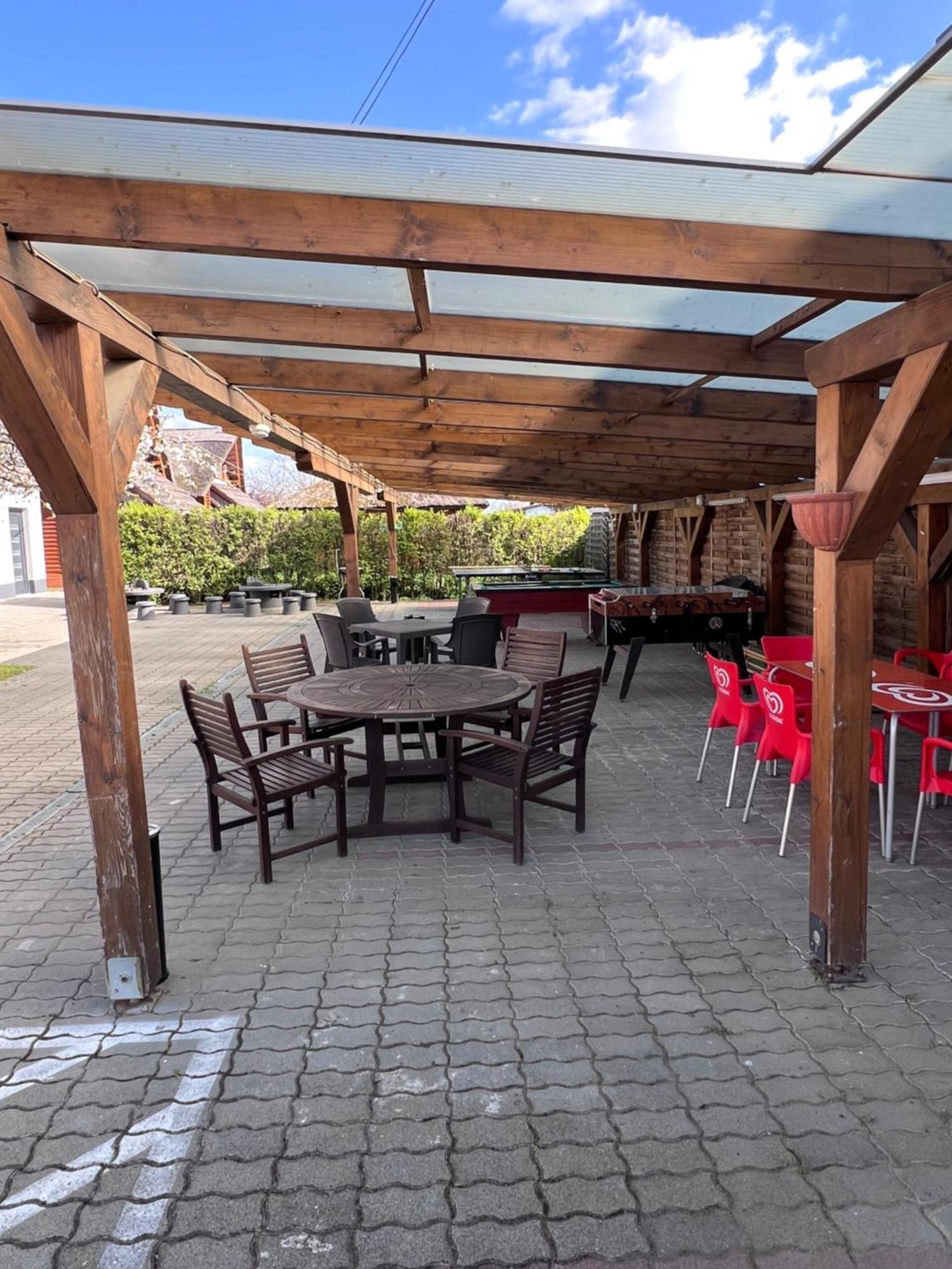 Apartament Sulyom Panzio Tiszafüred Zewnętrze zdjęcie