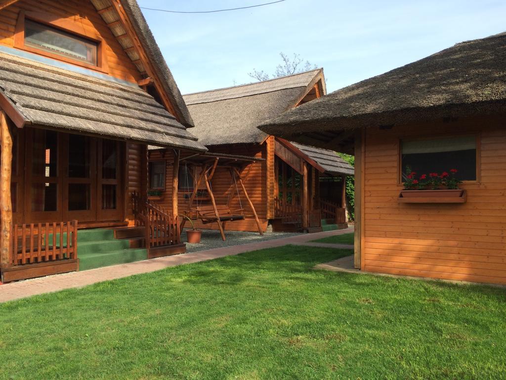 Apartament Sulyom Panzio Tiszafüred Pokój zdjęcie
