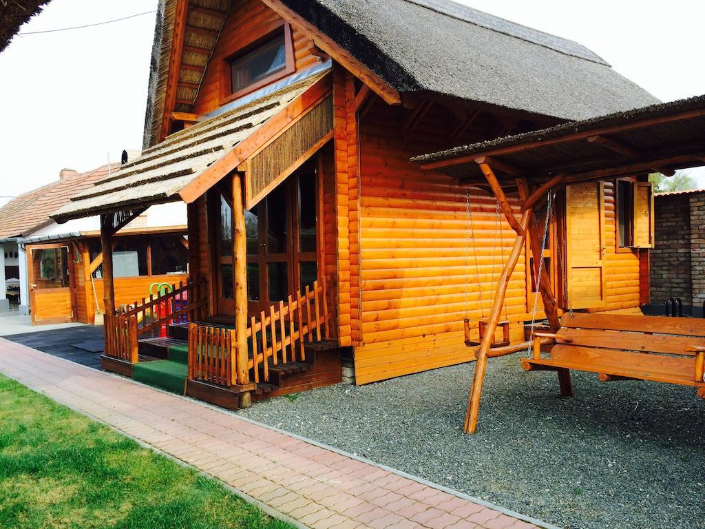Apartament Sulyom Panzio Tiszafüred Pokój zdjęcie